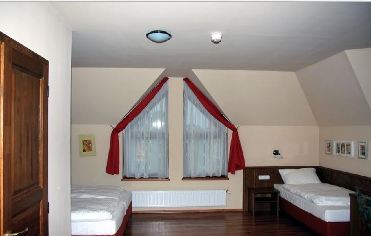 Publo Etterem Es Panzio Bed & Breakfast Csakvar Luaran gambar