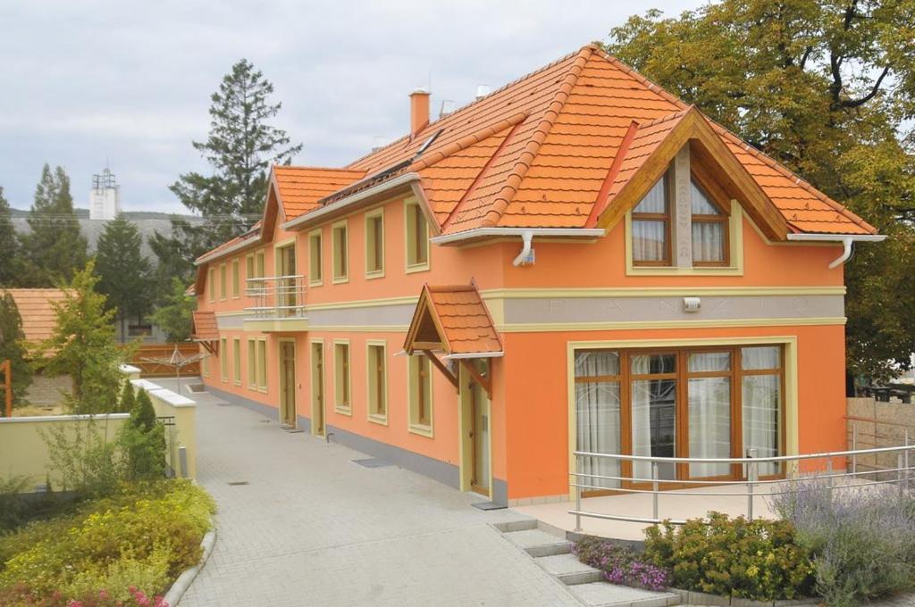 Publo Etterem Es Panzio Bed & Breakfast Csakvar Luaran gambar