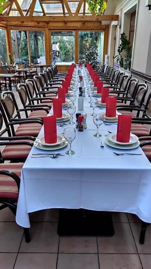 Publo Etterem Es Panzio Bed & Breakfast Csakvar Luaran gambar